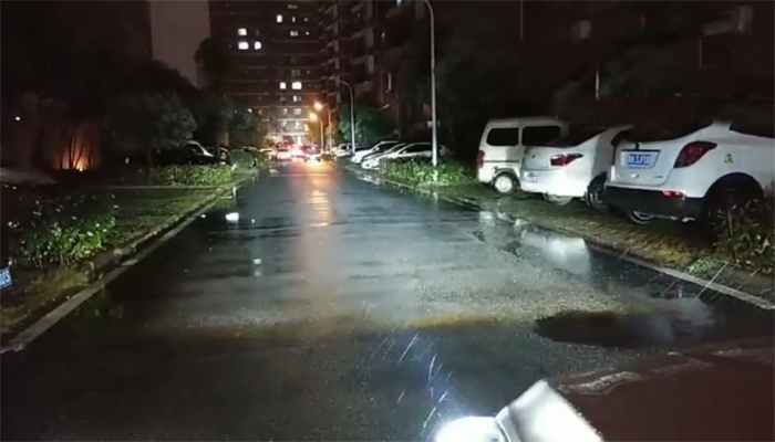 成都天一車燈米石led雙光透鏡雨天遠(yuǎn)光實(shí)拍